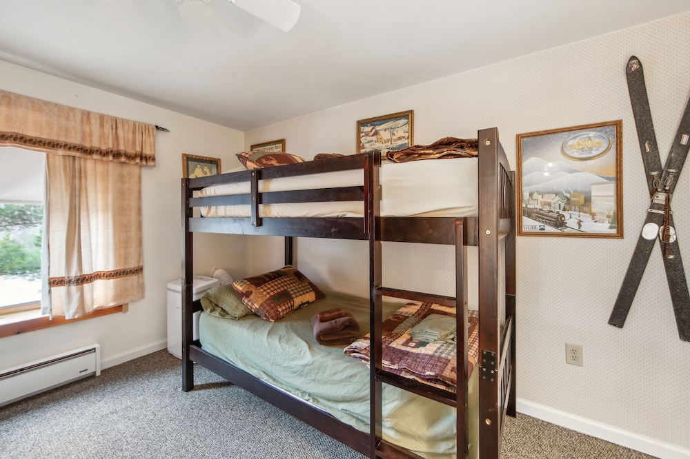 Top Ridge 49p - Family-friendly End Unit 3 Bedroom Townhouse by The Summit at Gore Mountain