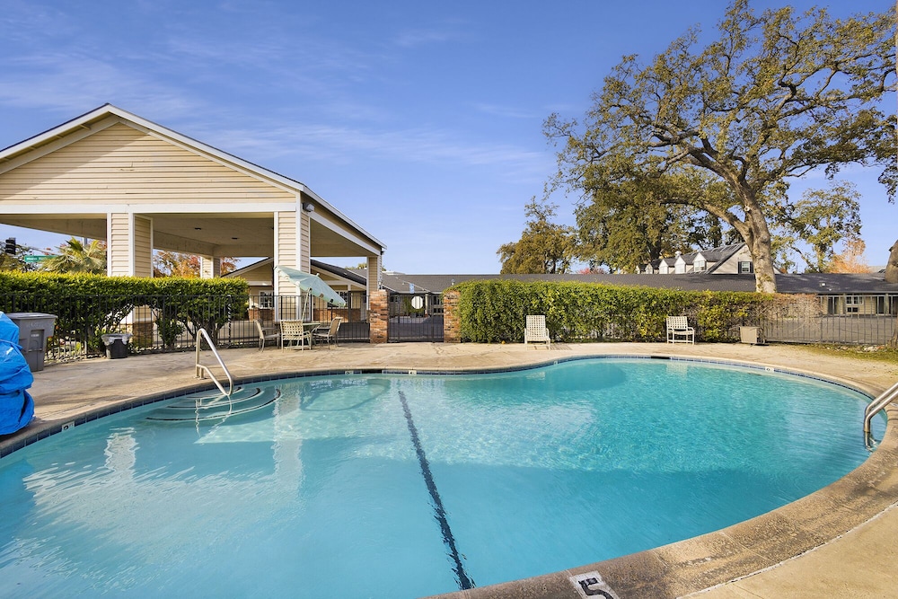 Chico Vacations - Safari Inn - Chico - Property Image 5