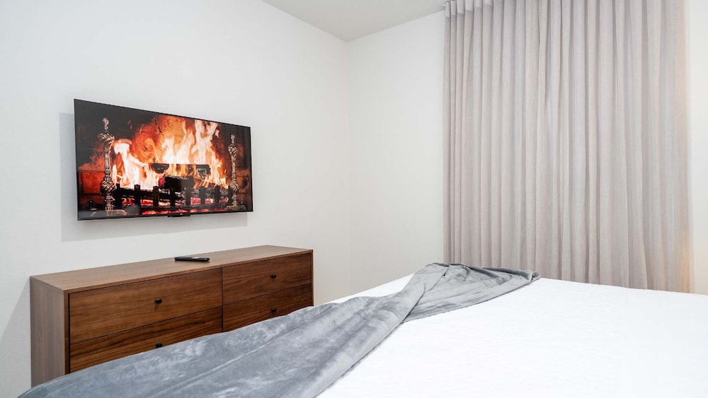 Upstay Family Fun 5BR Retreat w Pool Games Room