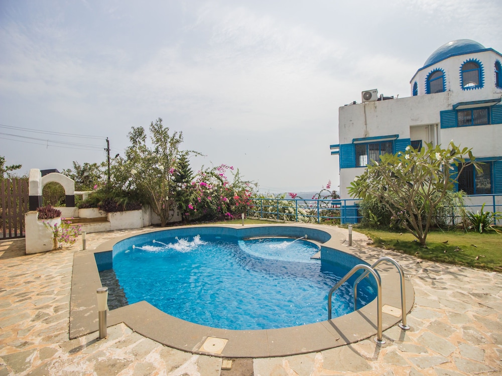 OYO 11900 Home Exotic 3BHK Bambolim
