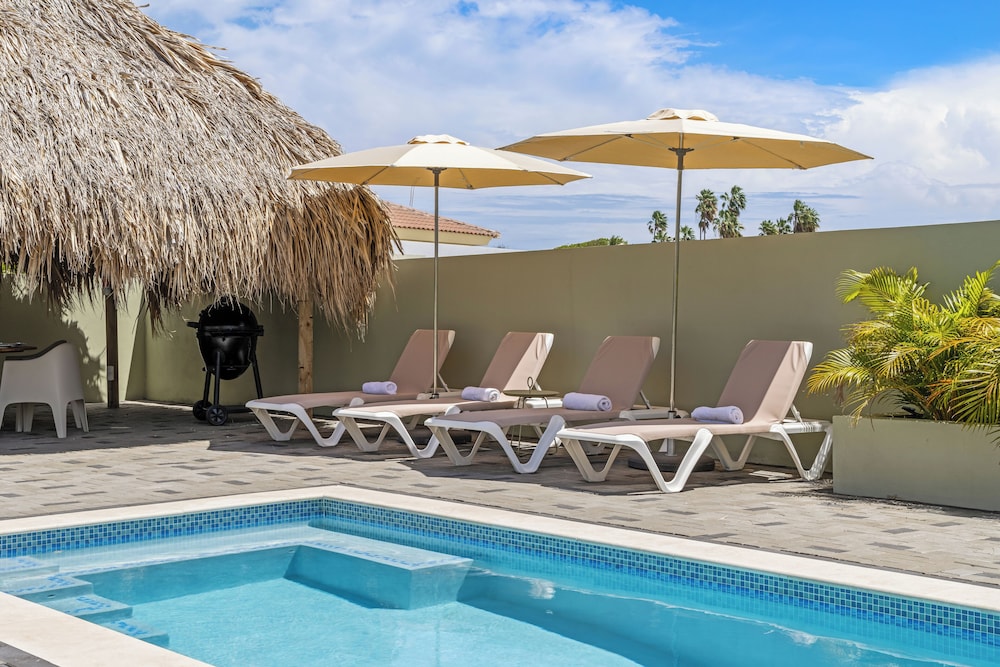 Villa Solana with private pool, Mambo Beach