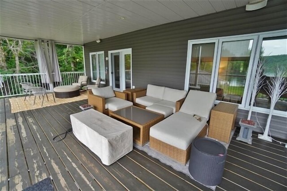 487 Bay Lake 4 Bedroom Cottage
