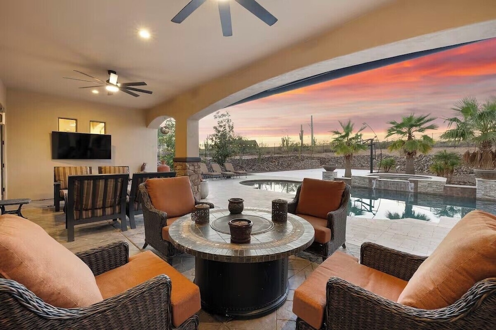 Copper Sky Retreat - Lux villa & pool