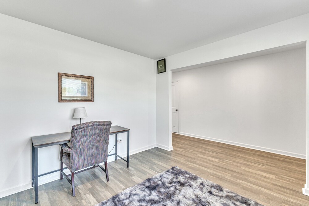 5br Pet Friendly Retreat With Garage Parking 5 Bedroom Home