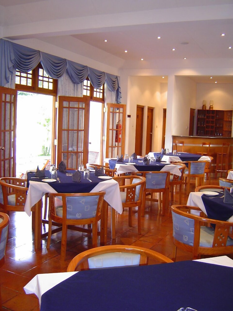 Water Garden Hotel
