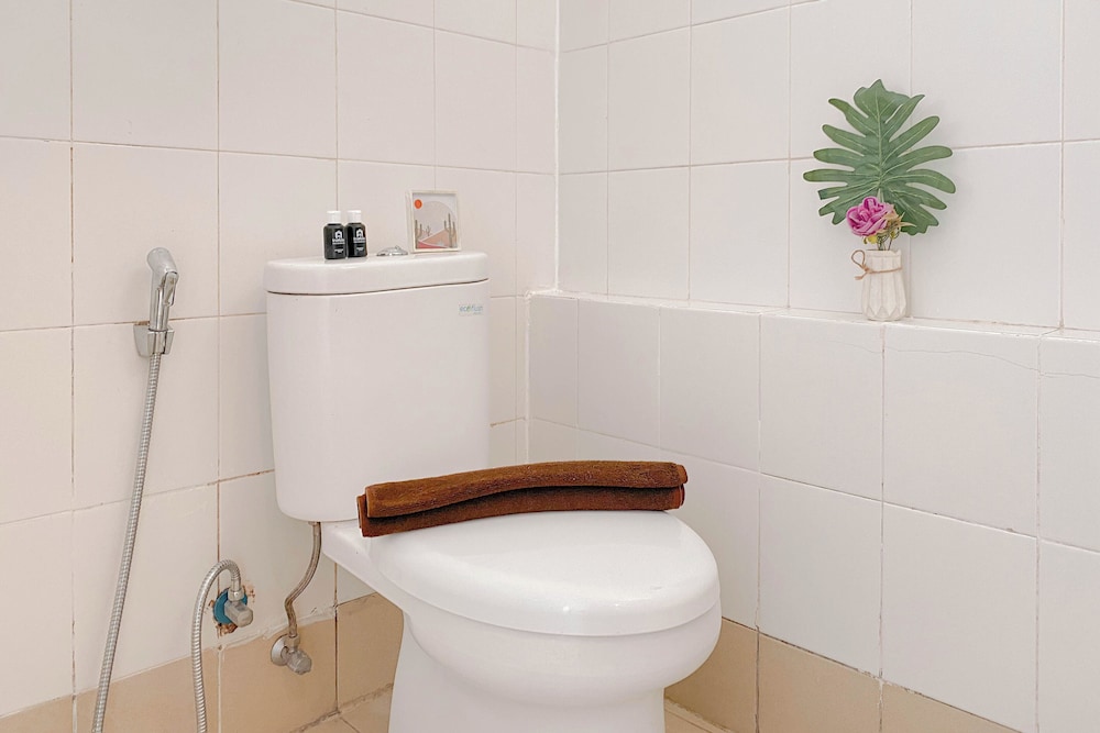 New And Modern Look Studio Room At Apartment Bassura City