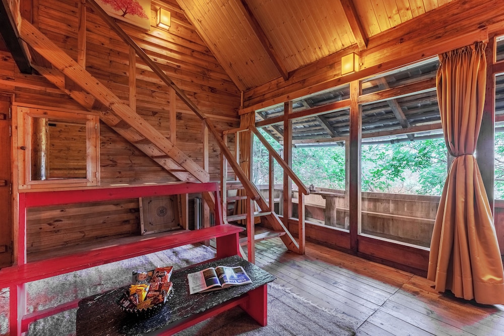 Alaya Stays Suro Woodbine Chalet Cottage