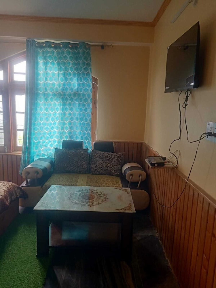 Varindavan Hotel & Restaurant