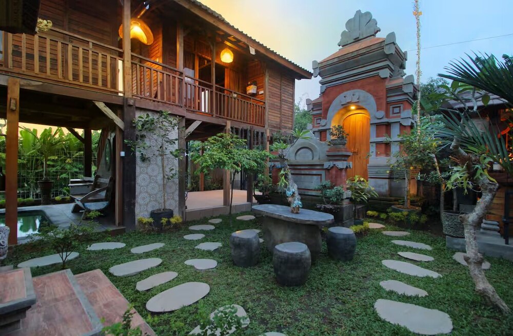 Tri Datu Palace