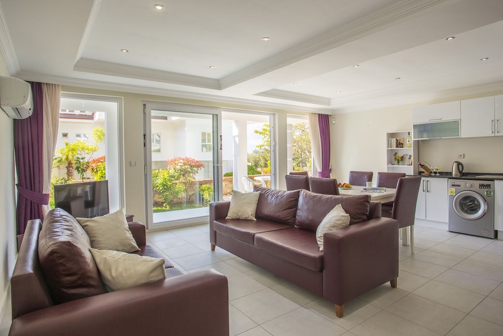Royal Hills D3 Apartments view 4