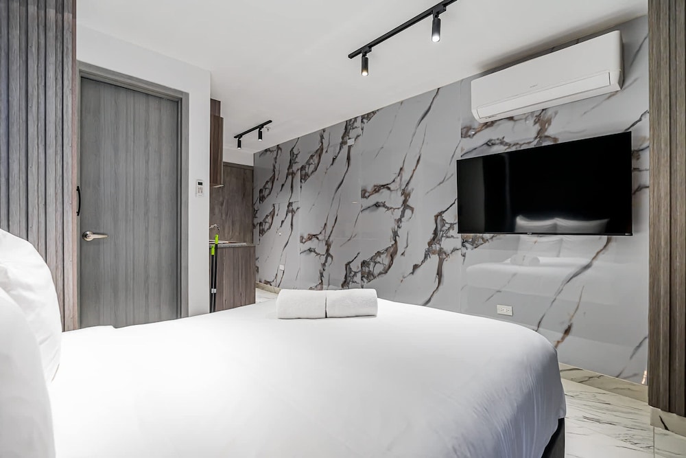 w Dreamy 1BR w Stunning Cinta Costera Views