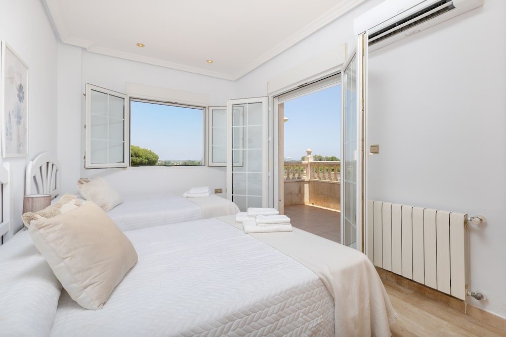 Real Dream Villa by Fidalsa