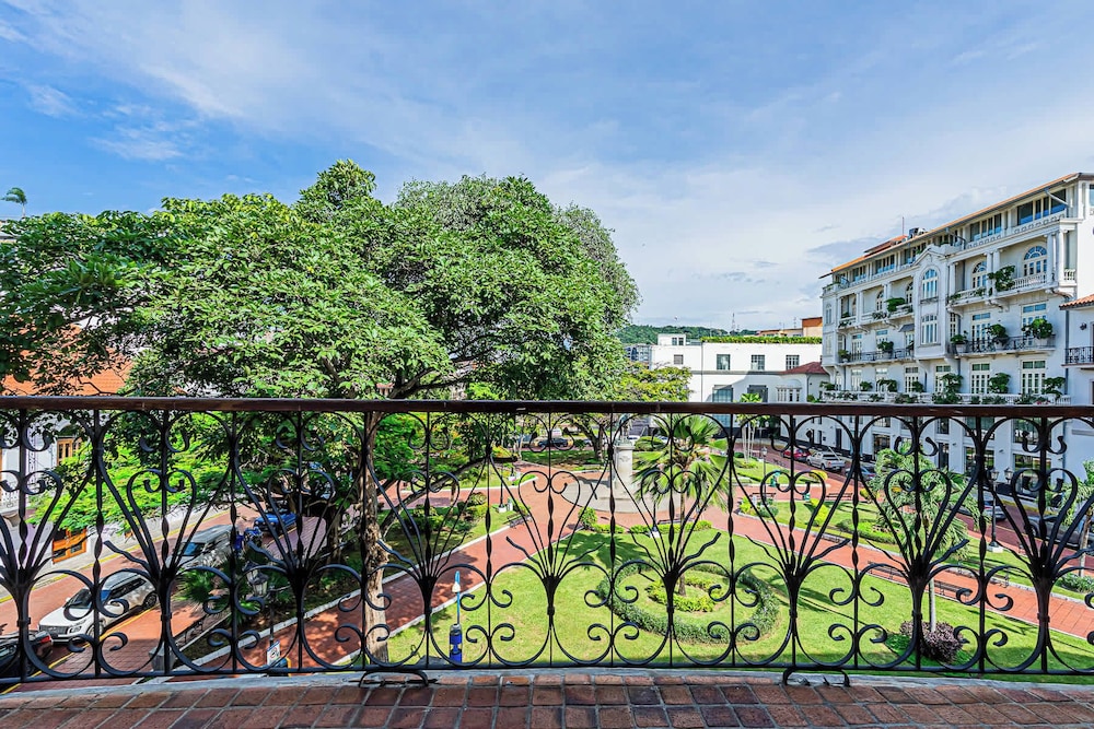 w Grandiose 1BR w Balcony in San Felipe