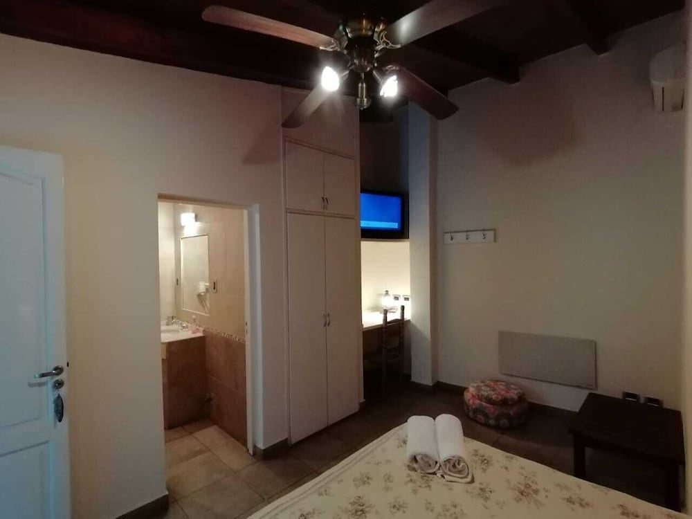 Alamo Hostel & Suites