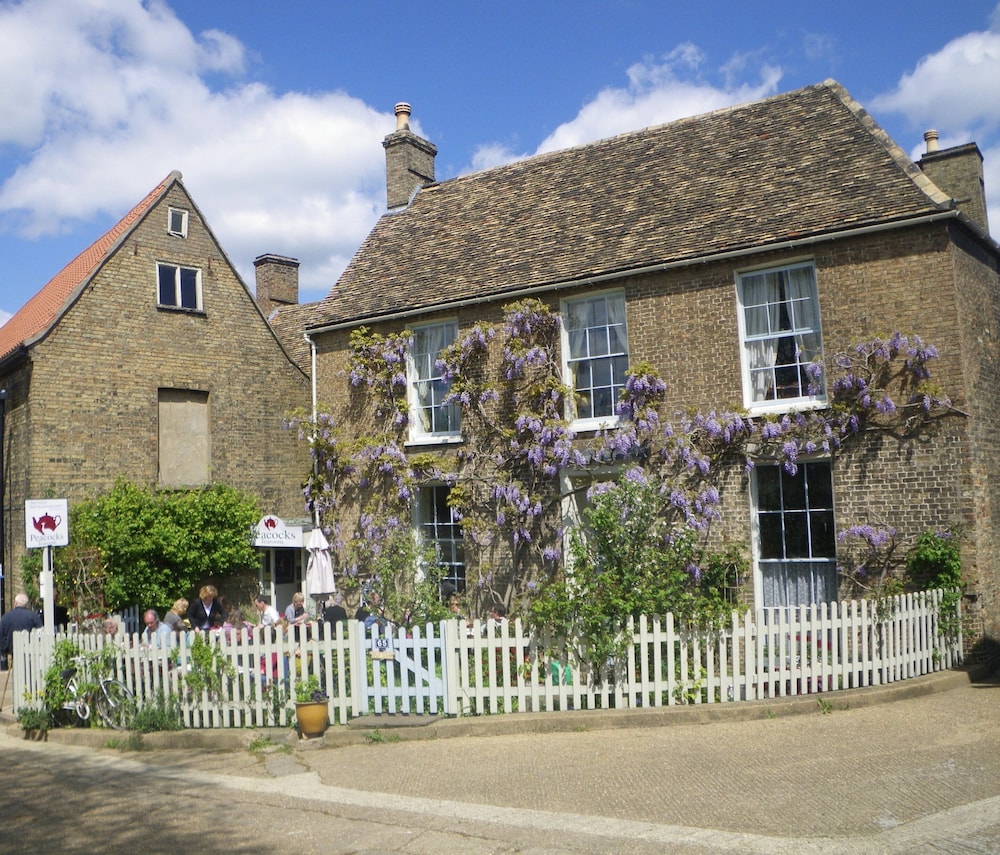Peacocks Tearoom and Fine B&B