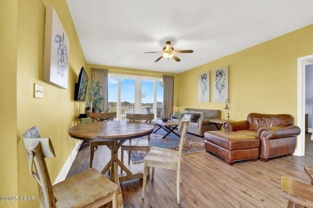 Laketown Wharf 338 3 Bedroom Condo