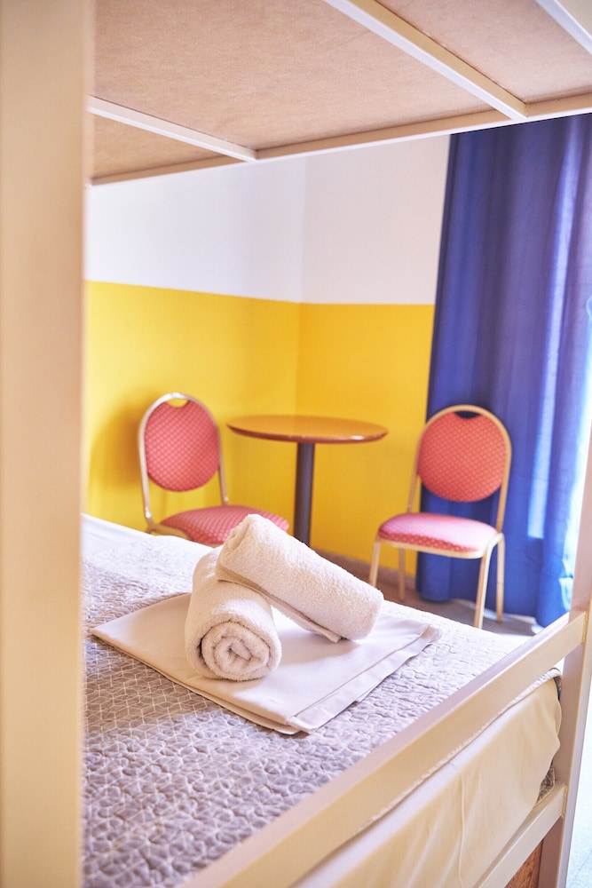 LOFT HOSTAL Group 89