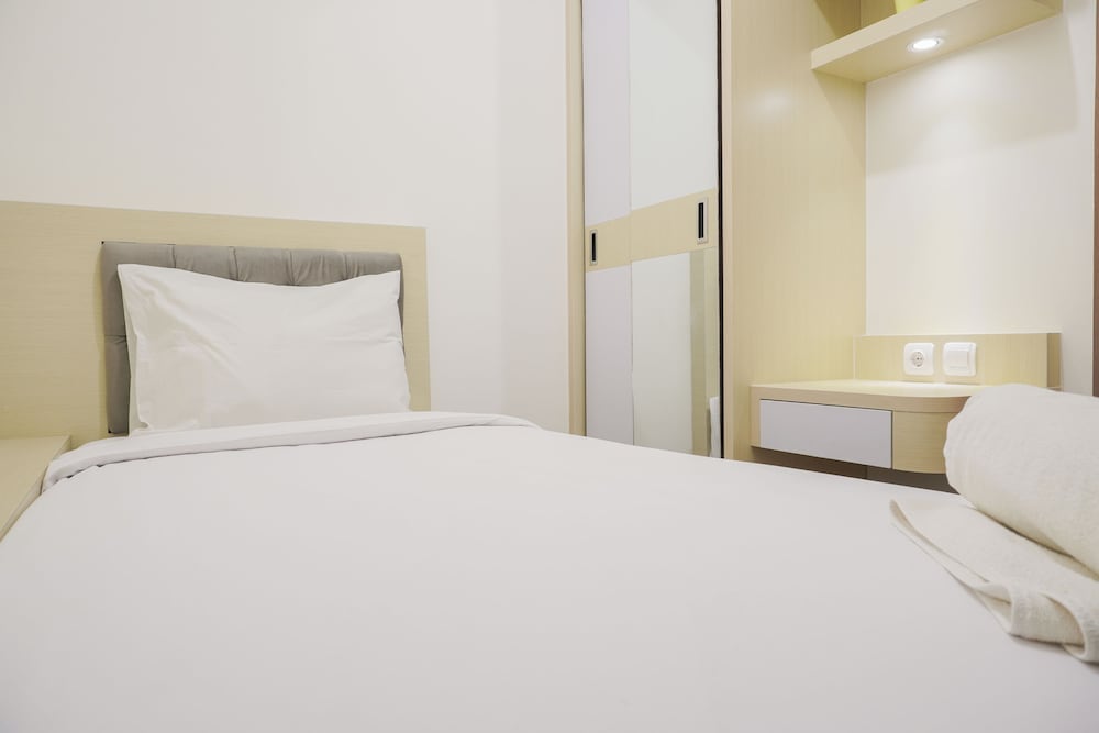 Pleasurable 2BR at Podomoro Golf View Apartment near Tol Cimanggis