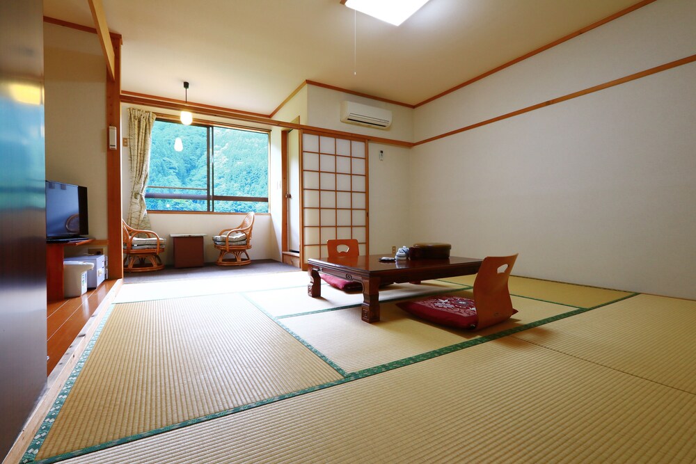 Iyanoyado Kazuraya