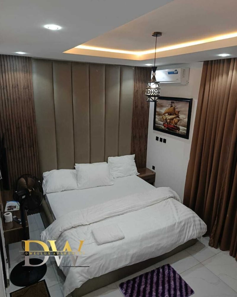 Dwellux Apartments