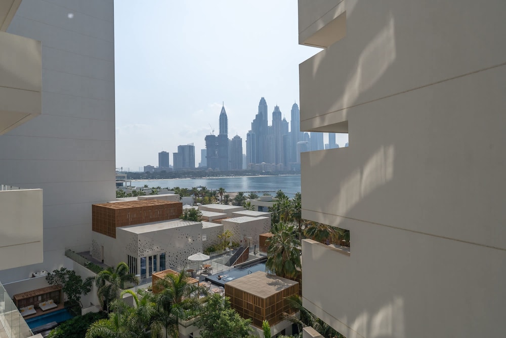 Stunning 3-bedroom Retreat at Five Palm Jumeirah With Spectacular Views and Direct Access to the West Beach