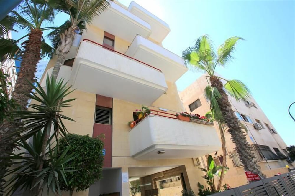 Elena Apartments