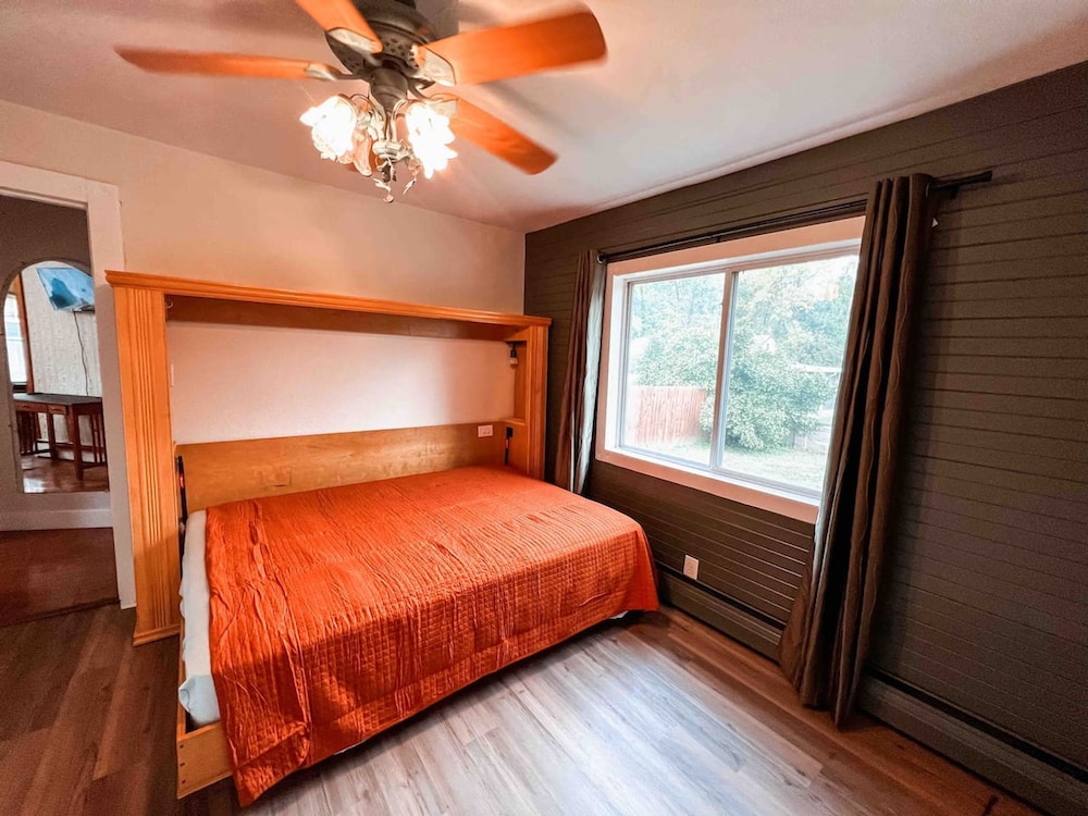 3 bd 10 min to Dwtwn Washer-dryer