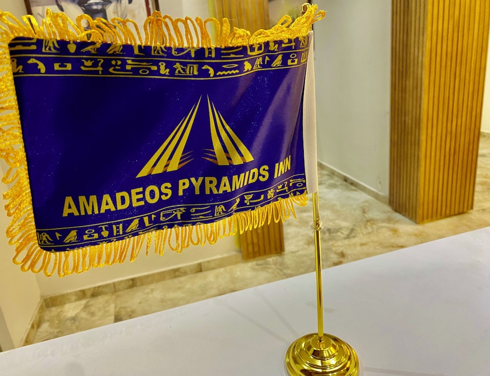 Amadeos pyramids inn