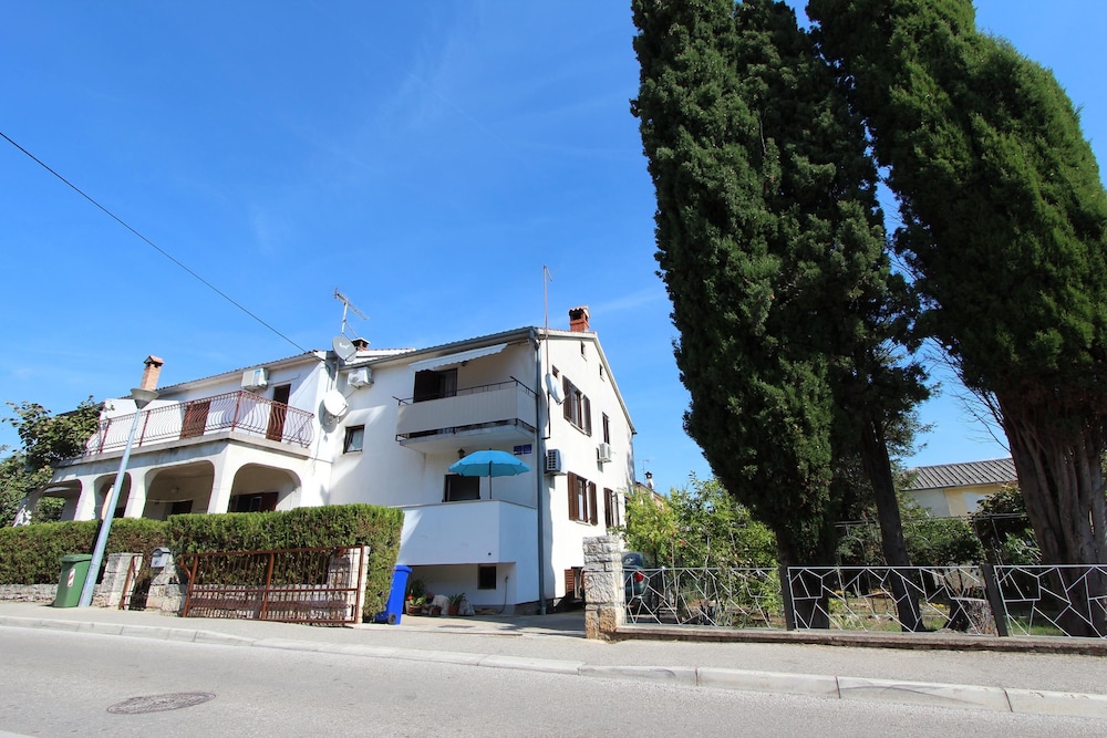 Miriana Studio With Balcony view 4