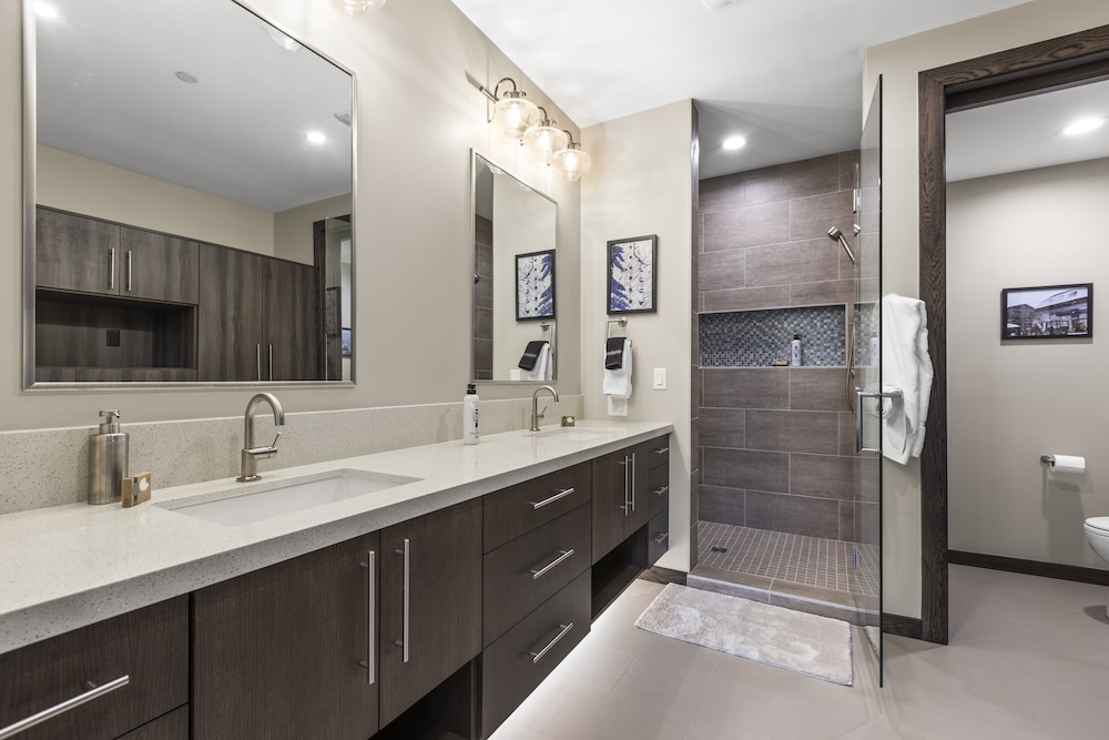 Nine Peaks 4 Bedroom Home