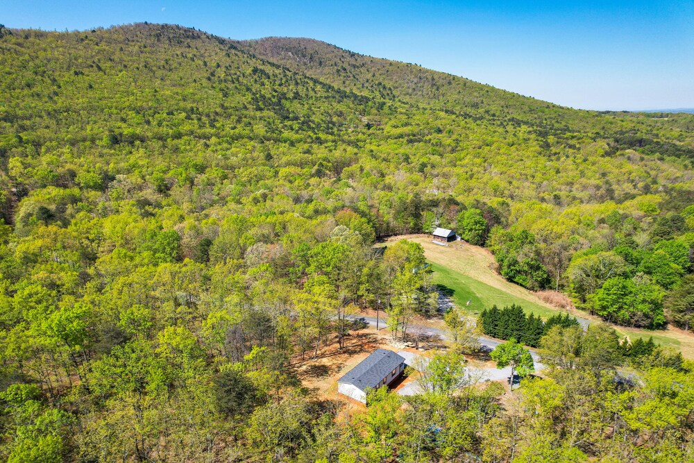 Peaceful Danbury Getaway - 3 Mi to Hanging Rock! view 4