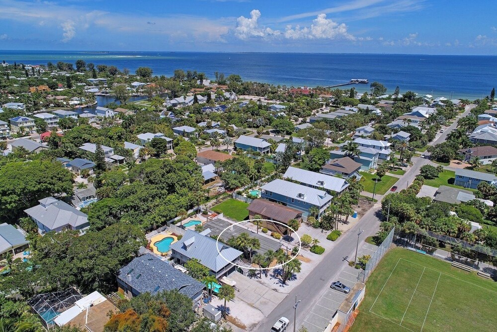 Island Gem A 2 Bedroom Villa by RedAwning view 3