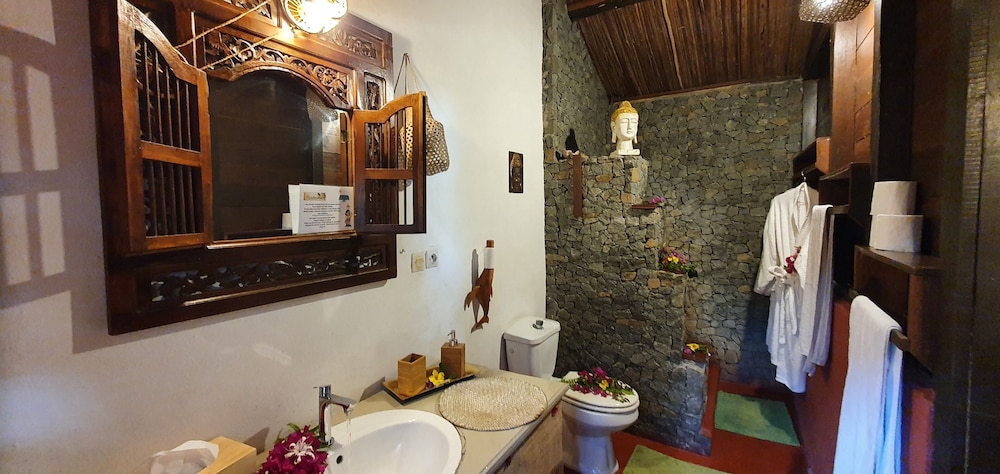Ravoraha Ecolodge
