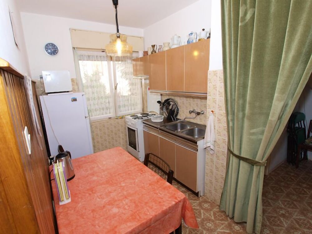 Apartment 712 view 3