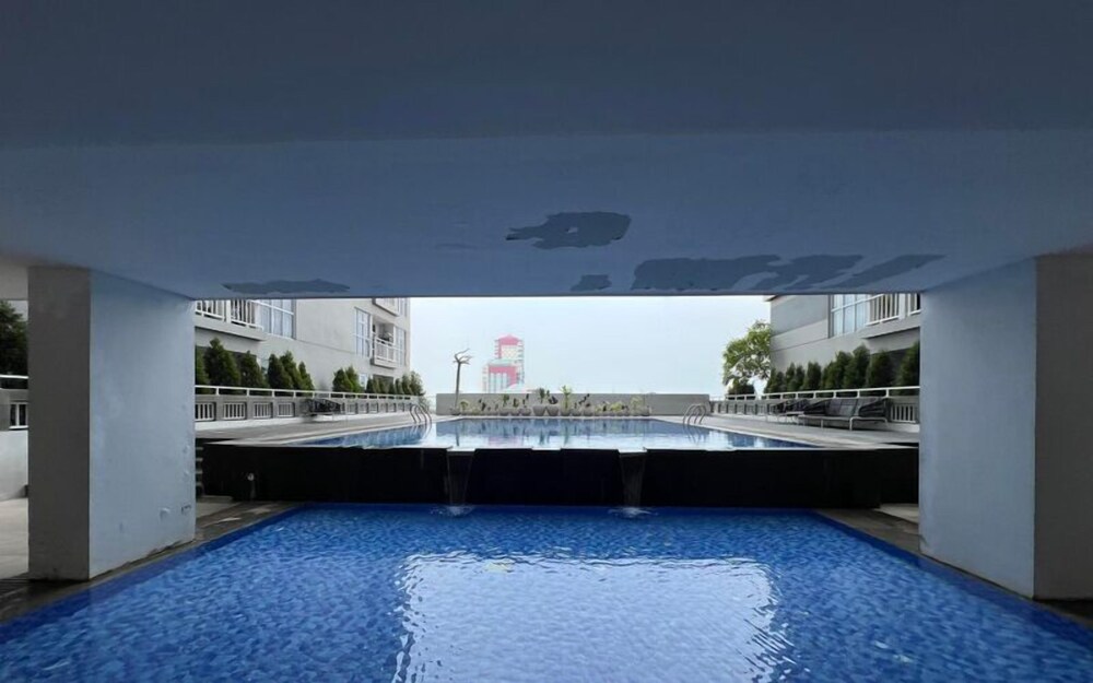 Good Deal Stunning Studio (No Kitchen) At Taman Melati Surabaya Apartment
