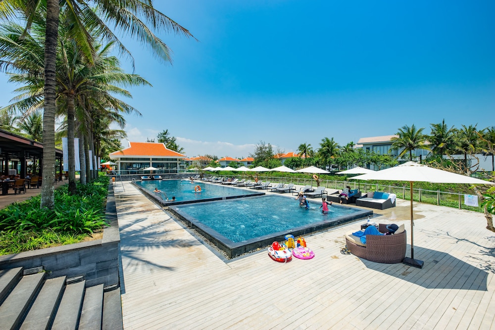 Vacation Homes Pool Villa