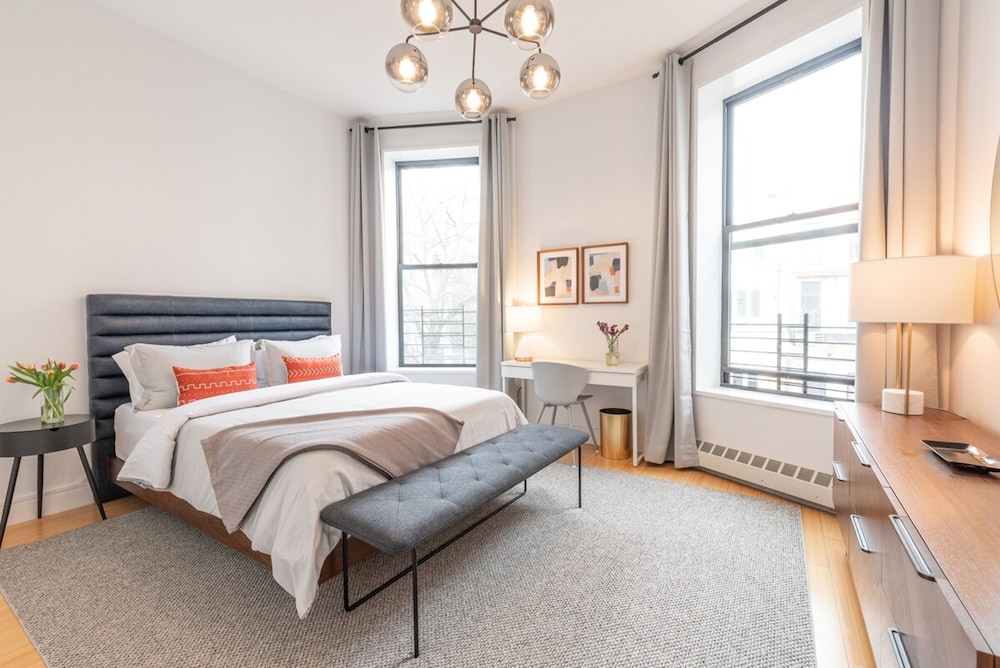 Cypress Court II by Rove Travel 1BR Harlem Apt