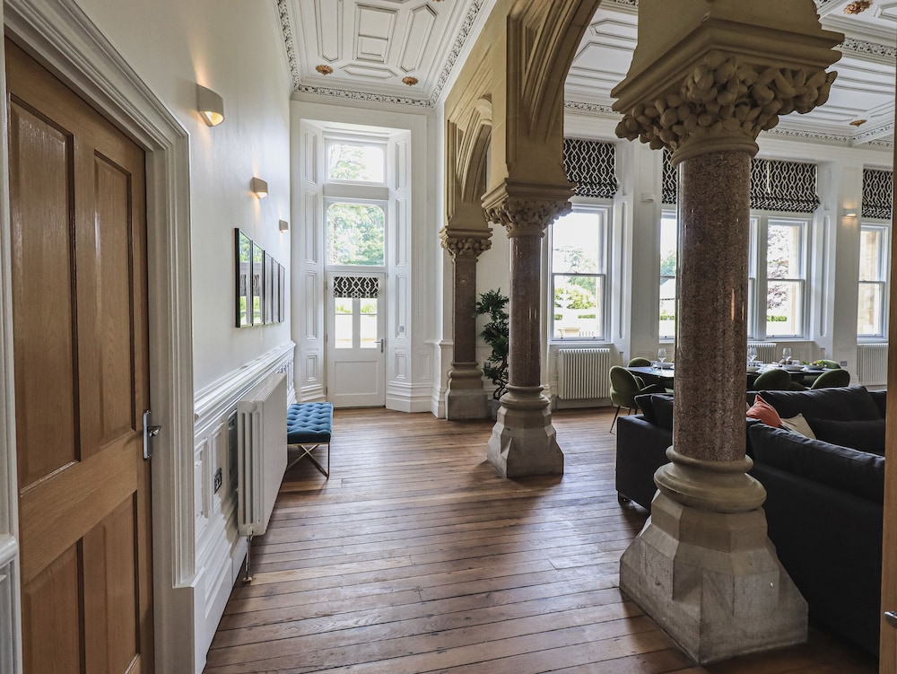 The Wilfred Suite Stone Cross Mansion