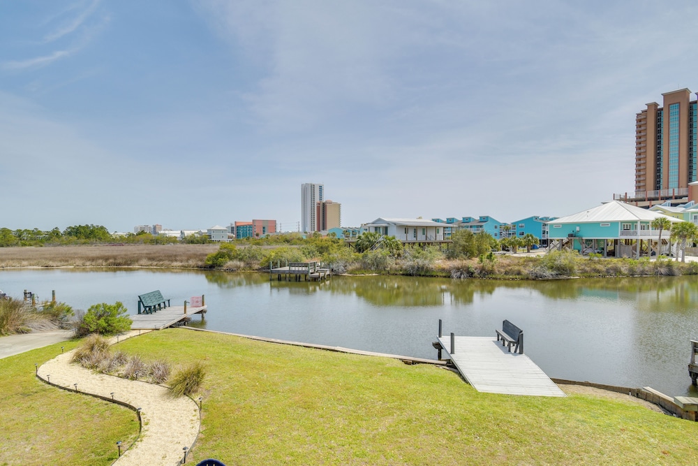 2 Blocks to Beach: Gulf Shores Getaway w/ Dock!