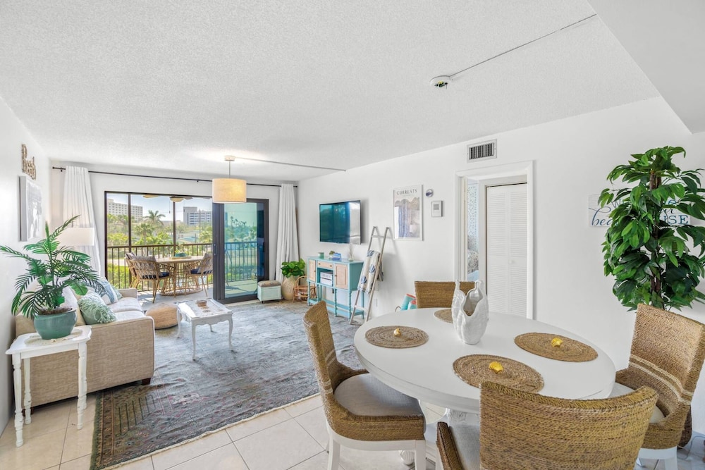 Harbor Towers Ocean View Escape