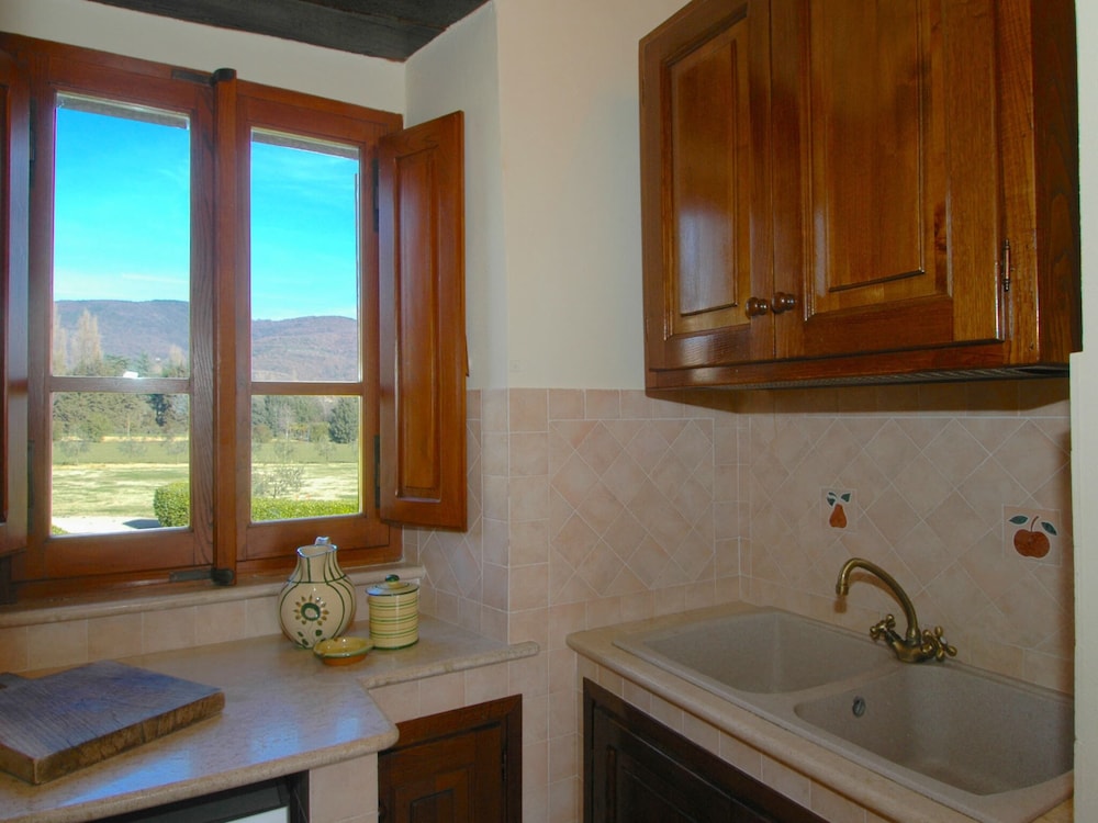 Cortona Vacations - Agriturismo Near Cortona With Swimming Pool - Property Image 81