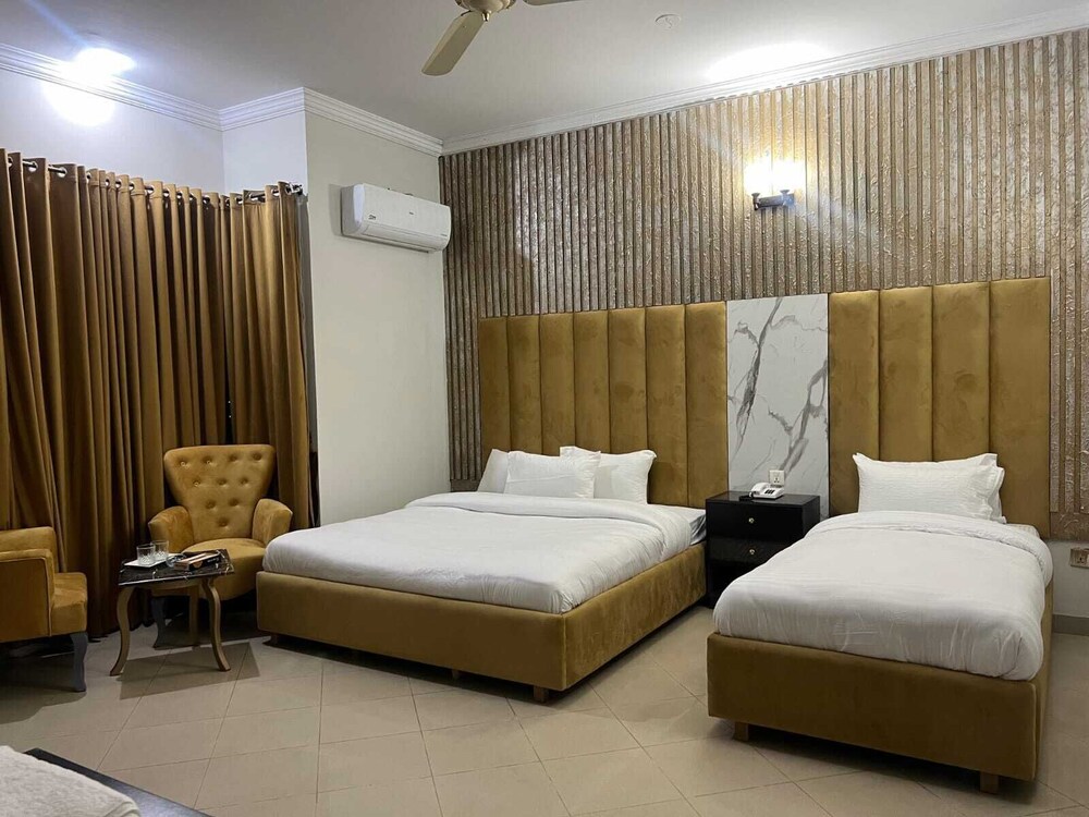 Executive Grand Royal
