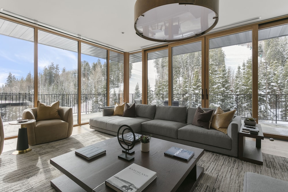 1504 Founders Place - Three Bedroom Deluxe 3 Condo