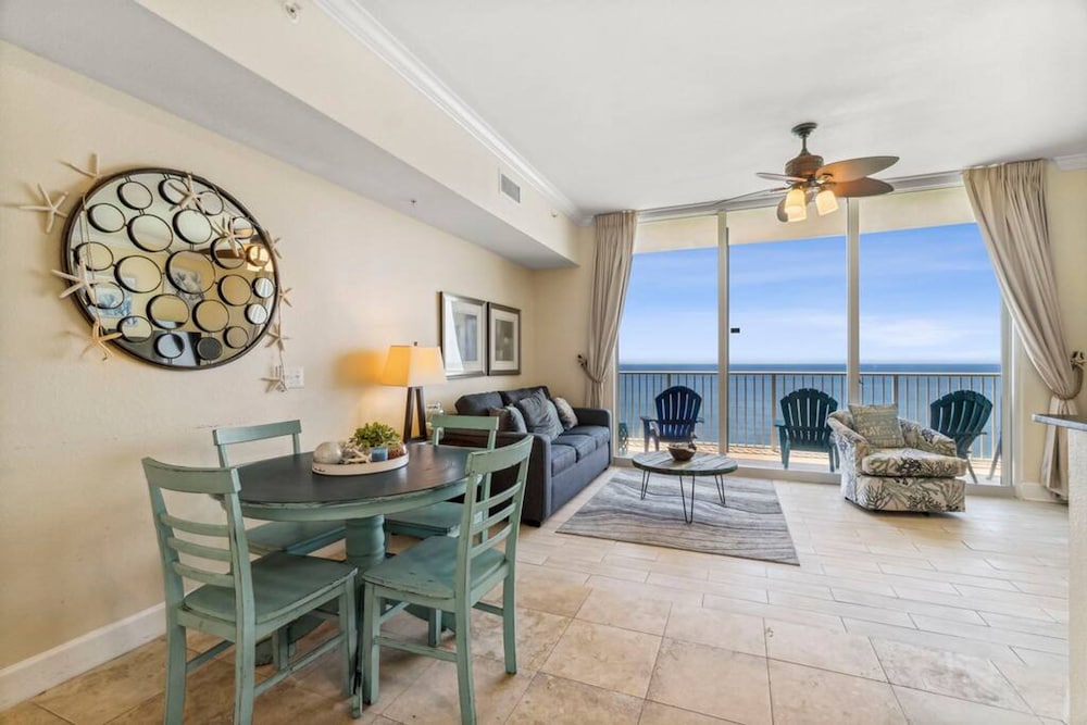 Snowbirds Land on the 29th Floor for the Winter