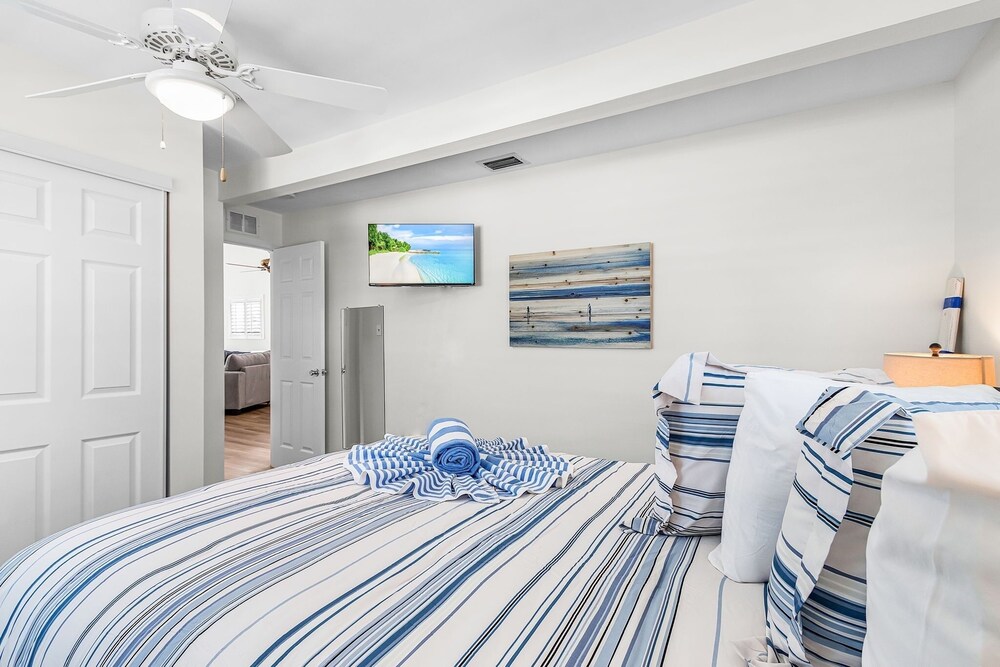 249 Pearl Paradise: 3br/3ba Pool Home! 3 Bedroom Home