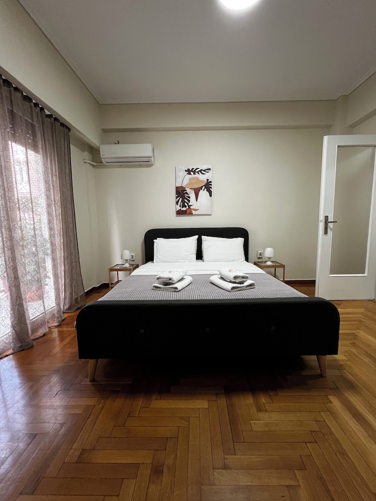 Pnyka Apartment 2