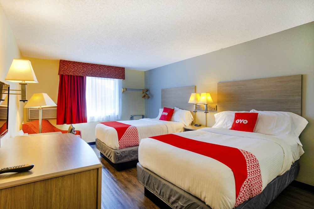 Castle Rock Vacations - OYO Hotel Castle Rock CO Downtown - Property Image 14