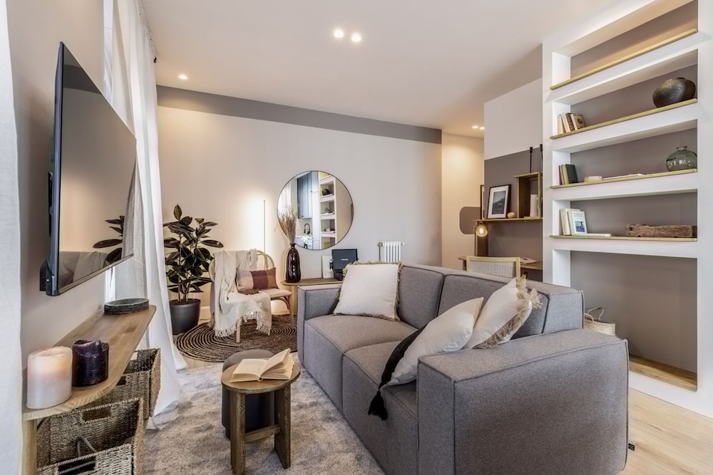 Lustar - 2 Bedrooms and Terrace in Chueca