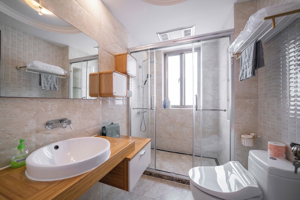 Tyms Xintiandi Elegant 3BR 2BA APT