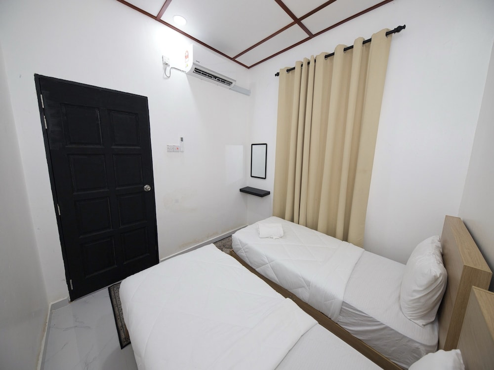 OYO 90976 Pantaistay baturakit view 3